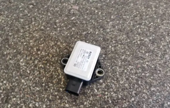 Audi A6 S6 C6 4F ESP acceleration yaw rate sensor 8E0907637B