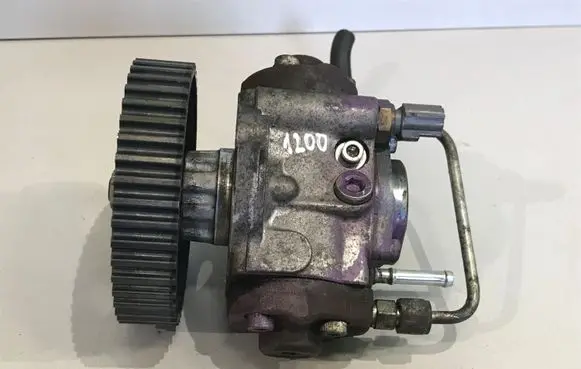 Opel Astra H Fuel injection high pressure pump 8981030281