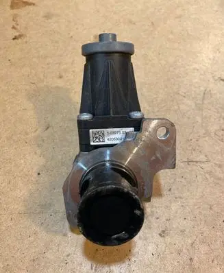 Nissan Juke I F15 EGR valve 50797503 42053021