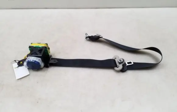 Mazda 6 Front seatbelt