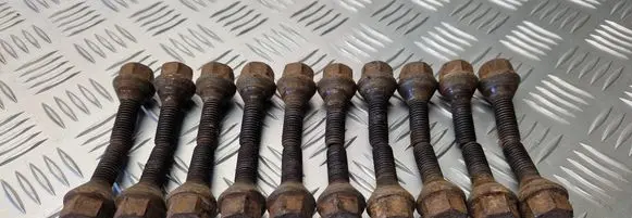 Volvo 850 Nuts/bolts 