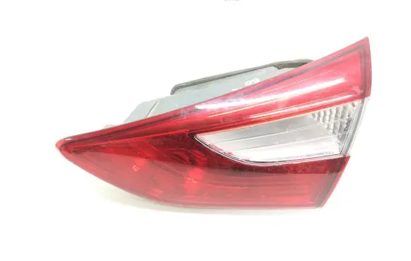 Tailgate rear/tail lights