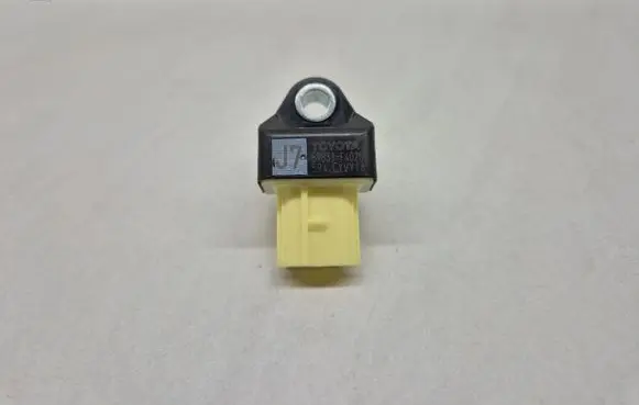 Toyota C-HR I Airbag deployment crash/impact sensor 89831F4020 594CYVY16