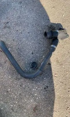BMW 5 E60 E61 Engine coolant pipe/hose 6917697