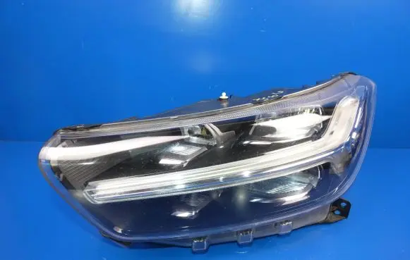 Volvo XC40 Headlight/headlamp