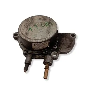 Opel Astra J Vacuum pump 7009690201 8981154390 11T2960164