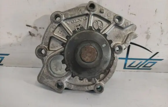 Volvo XC60 Water pump 31368428 CZ19W403