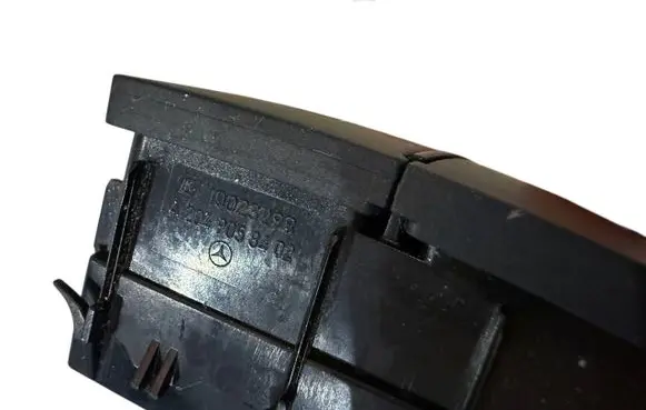 Mercedes-Benz B W246 W242 Central locking switch button 10023298 A2049058402 2049058402