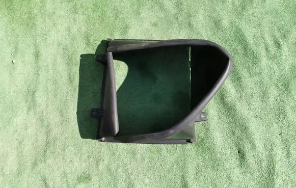 Maserati Levante Intercooler air channel guide 670103768