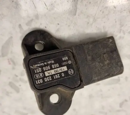 Volkswagen PASSAT B6 Air pressure sensor 06B906051 0261230031