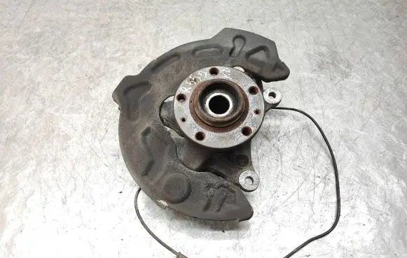 Peugeot 508 Front wheel hub spindle knuckle