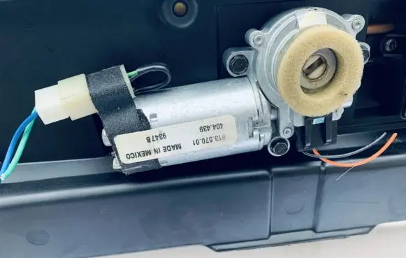 Chrysler 300M Sunroof motor/actuator 81357001 9347b