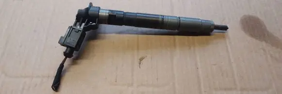 Volkswagen Golf V Fuel injector 03L130277 0445116030