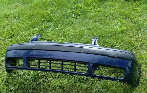 Volkswagen Golf IV Front bumper