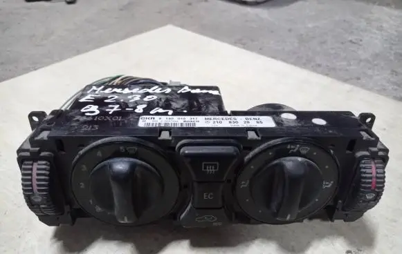 Mercedes-Benz E W210 Climate control unit 2108302885