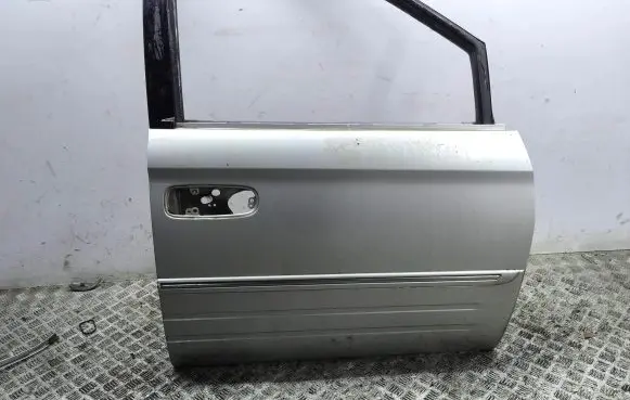 Chrysler Voyager Front door