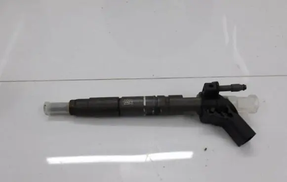 Mercedes-Benz E W212 Fuel injector A6420701187
