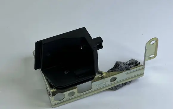 BMW X3 G01 Parcel shelf load cover mount bracket 7396581 3990084900 18031010