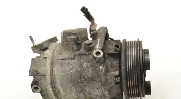 Nissan Qashqai Air conditioning (A/C) compressor (pump) 926001DB0A