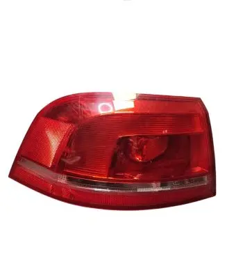 Volkswagen PASSAT B7 Rear/tail lights 3AF945095C