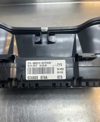 Volkswagen Golf VI Speedometer (instrument cluster) 5C6920874A 1541310435