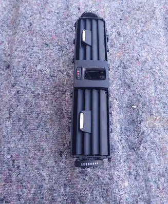 BMW 4 F32 F33 Dash center air vent grill 9218552 508835