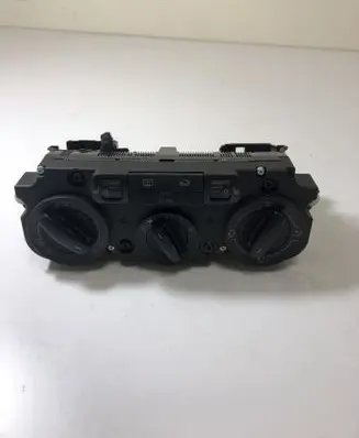 Volkswagen PASSAT B6 Climate control unit