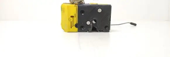 Volvo S60 Front door lock 8650547