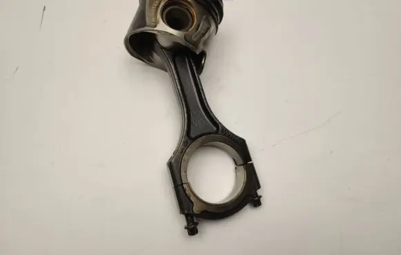 Mercedes-Benz C W205 Connecting rod/conrod A6510300020