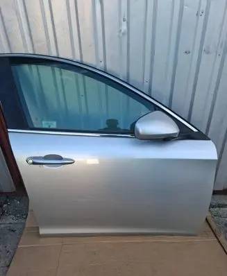 Alfa Romeo Giulietta Front door