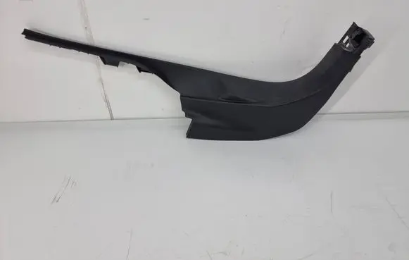 Front sill trim cover