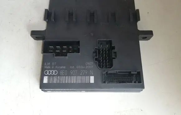 Audi A4 S4 B7 8E 8H Comfort/convenience module 8E0907279N