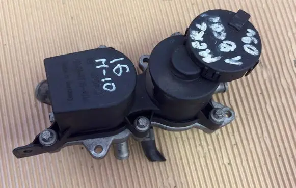 Mercedes-Benz B W245 Oil breather separator A6400101162