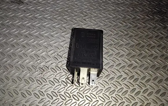 Skoda Octavia Mk1 (1U) Other relay 161919533