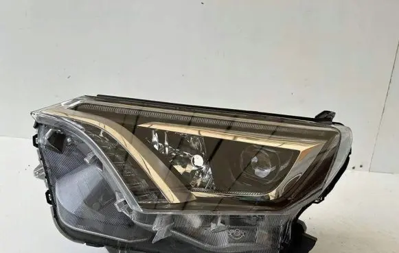 Toyota RAV 4 (XA40) Headlight/headlamp