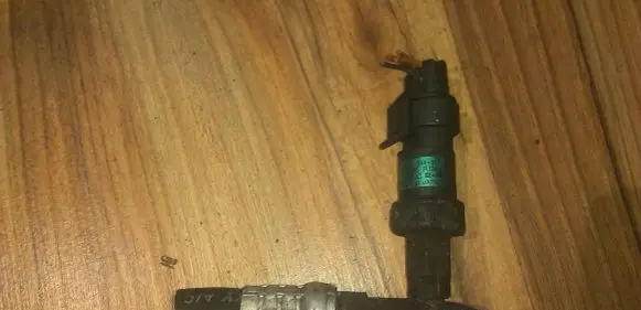 Renault Scenic I Air conditioning (A/C) pressure sensor 7700424025