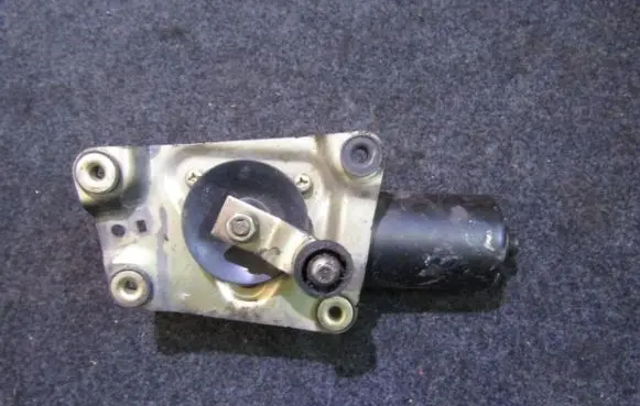 Opel Frontera B Wiper motor
