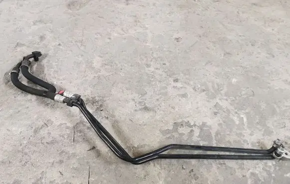 BMW X5 E70 Gearbox oil cooler pipe/hose 