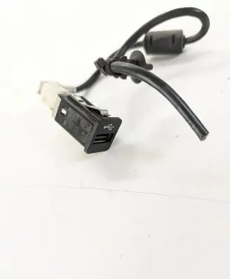 BMW 5 F10 F11 USB socket connector 9167196