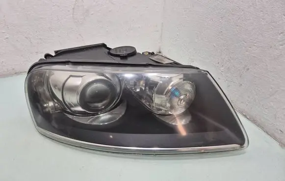 Volkswagen Touareg I Headlight/headlamp 