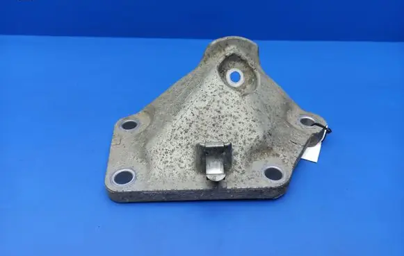 BMW 6 E63 E64 Engine mounting bracket 6768521 24168110 2211676852104