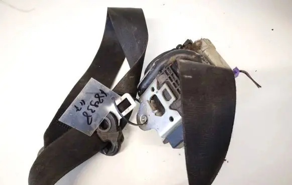 Skoda Octavia Mk2 (1Z) Front seatbelt 1z0857701b