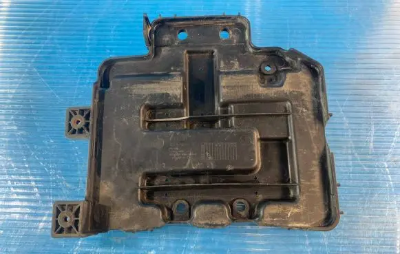 Hyundai i20 (PB PBT) Battery tray 371511J680