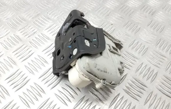 Audi A3 S3 A3 Sportback 8P Front door lock 4F2837016B