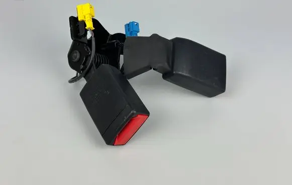 Mercedes-Benz B W246 W242 Middle seatbelt buckle (rear) A2468603269 307884600 246427