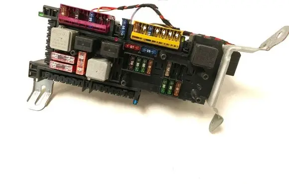 Mercedes-Benz E W212 Fuse module A2129060505