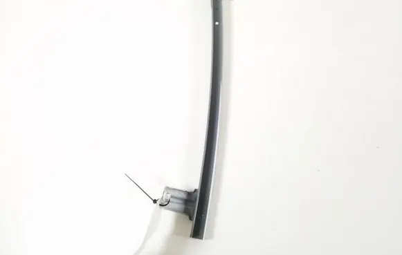 Scion xD Door glass rail 67404-52170