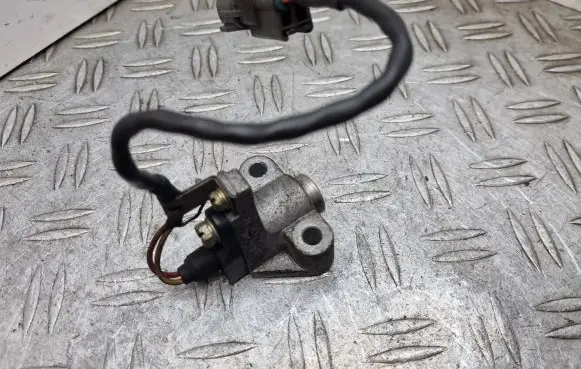 Toyota Land Cruiser (J100) Camshaft position sensor