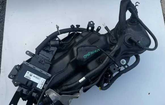 Jeep Cherokee AdBlue liquid reservoir 
