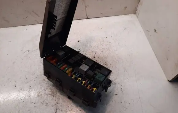 Ford Focus Fuse box set 2M5T14A067BA 518276100 115750